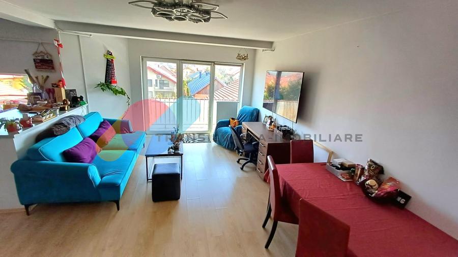 Apartament cu 3 camere decomandat, mobilat în Florești
