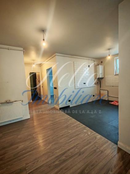 Apartament cu 2 camere semidecomandat în Florești