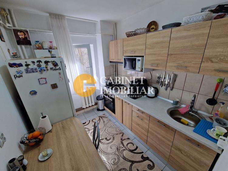 Apartament cu 2 camere decomandat, mobilat în Mircea cel Bătrân