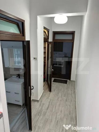 Garsonieră decomandată în Central