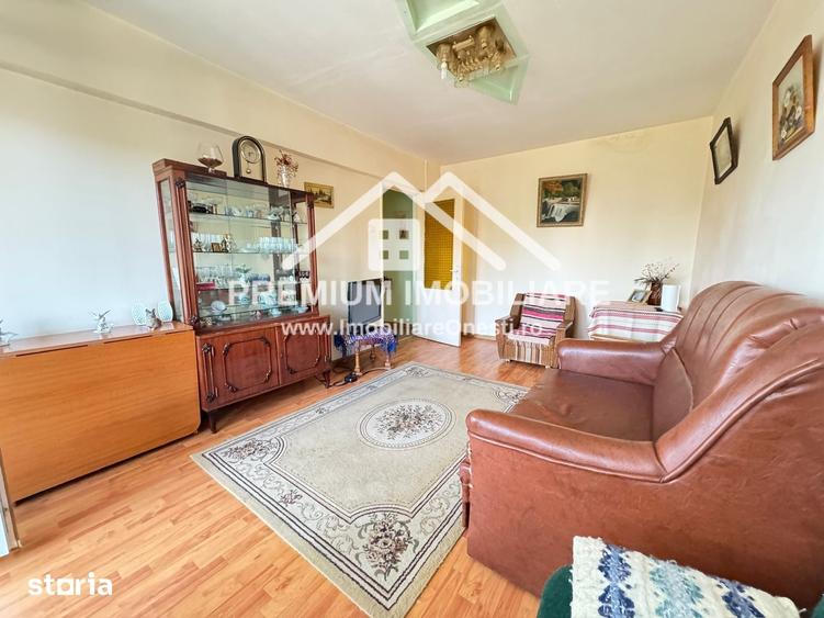 Apartament cu 3 camere decomandat în Central