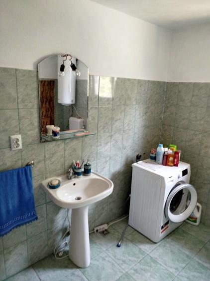 Casă cu 4 camere în Bărăști