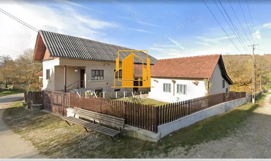 Casă cu 3 camere cu Teren 1500 Mp în Văcarea