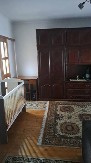 Casă cu 4 camere cu Teren 2887 Mp în Central