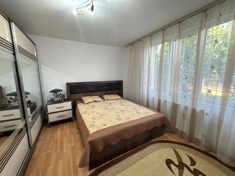 Casă cu 6 camere cu Teren 1250 Mp în Central