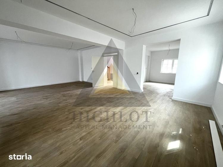 Casă cu 5 camere cu Teren 707 Mp în Corbeanca