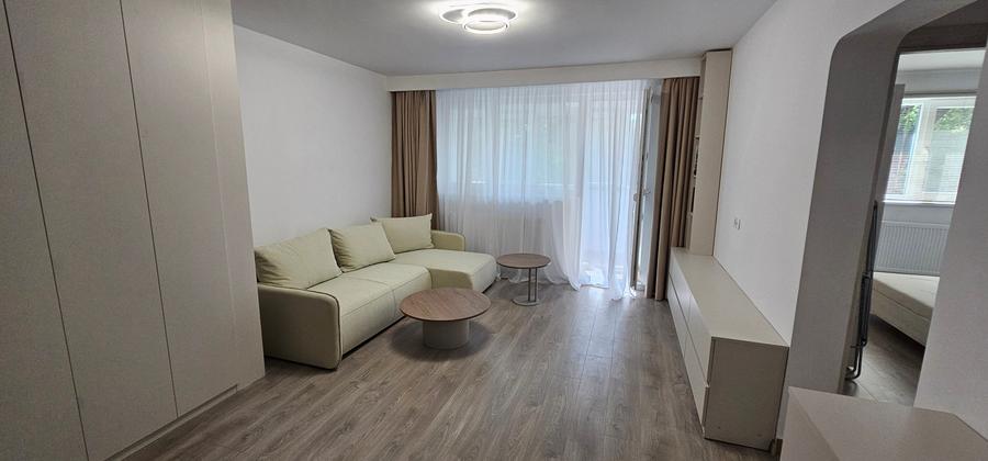 Apartament cu 2 camere semidecomandat în Tineretului