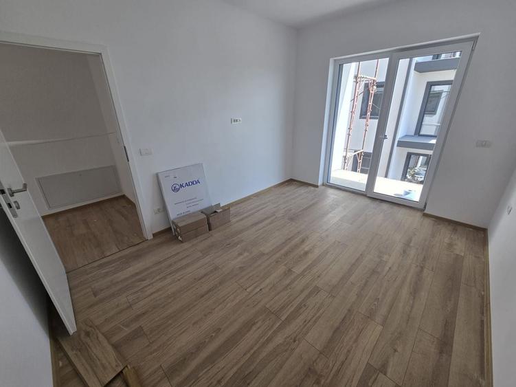 Apartament cu 2 camere semidecomandat în Moșnița Nouă