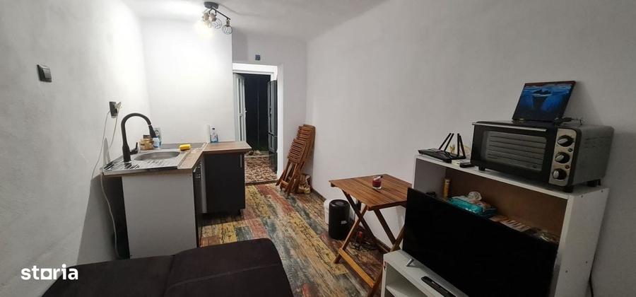 Garsonieră semidecomandată în Central