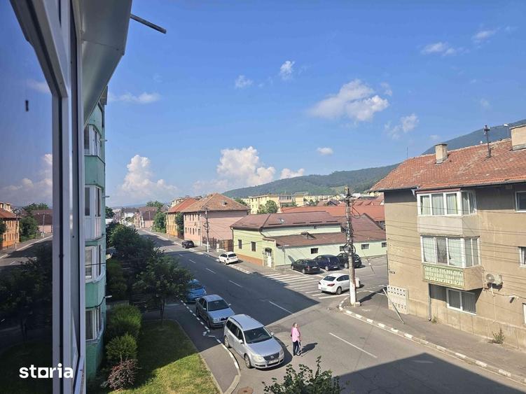 Apartament 3 camere Codlea decomandat et 2/4 9 Mai - 1