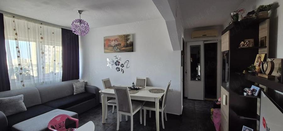 Apartament cu 2 camere decomandat în Casa de Cultură