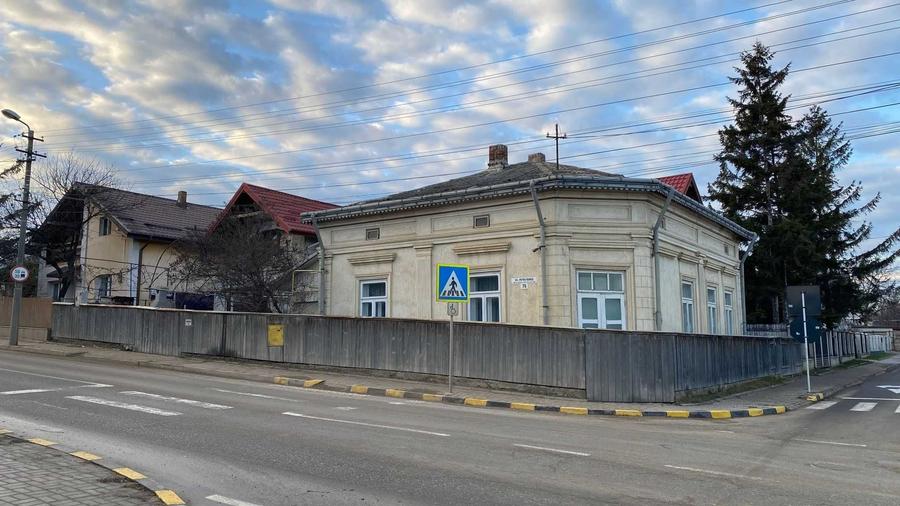 Casă cu 4 camere în Central