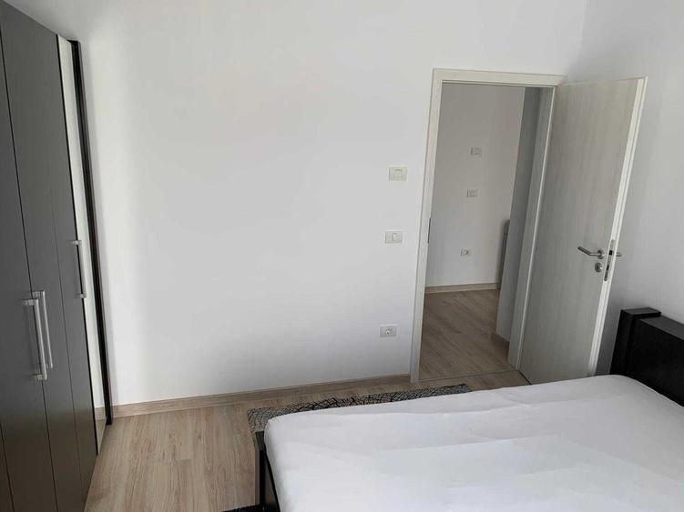 Apartament cu 2 camere semidecomandat în Remetea Mare