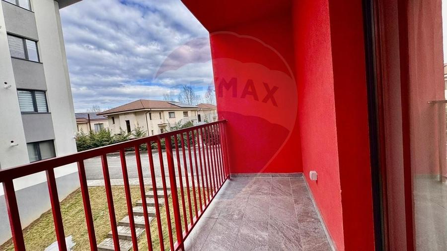 Apartament cu 2 camere semidecomandat, mobilat în Florești
