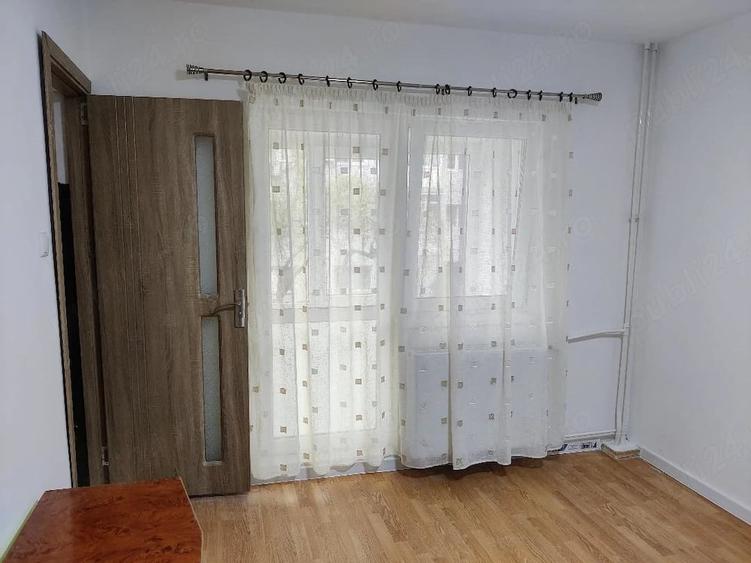 Garsonieră semidecomandată în Peneș Curcanul