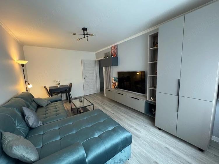 Apartament cu 2 camere decomandat, mobilat în Central