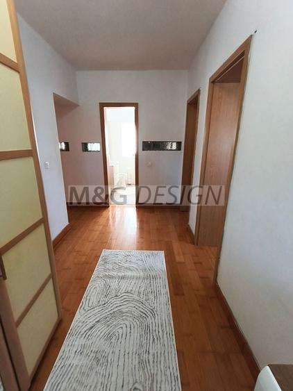 Casă individuală cu 4 camere cu Canalizare în Ghiroda