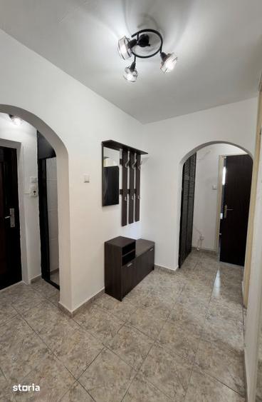 Apartament cu 2 camere decomandat, mobilat în Tei