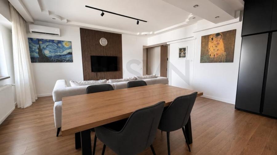 Apartament cu 3 camere semidecomandat în Băneasa