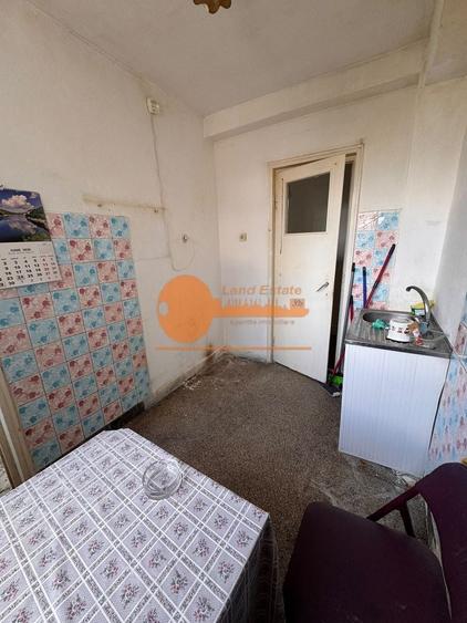 Apartament cu 3 camere semidecomandat în Iancului