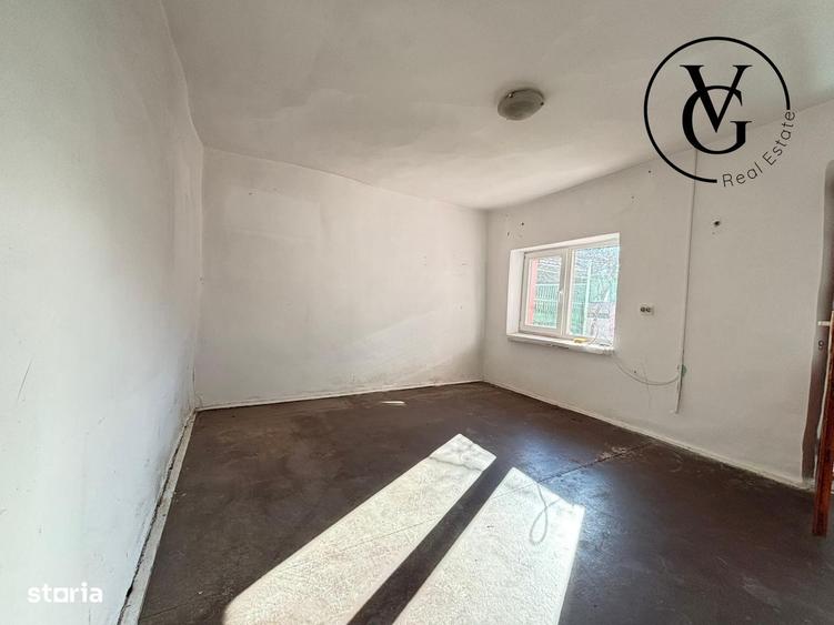 Casă cu 3 camere semidecomandat cu Teren 387 Mp în Lumina