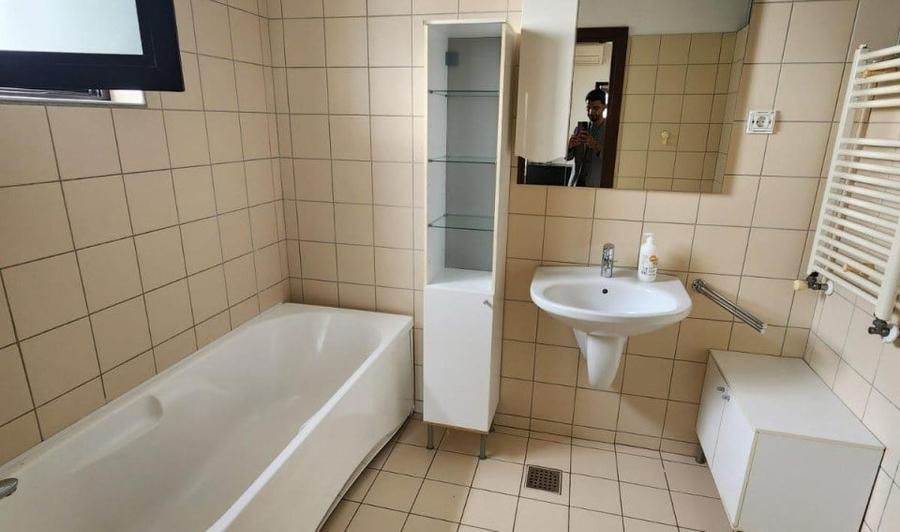 Apartament cu 3 camere în Barbu Văcărescu