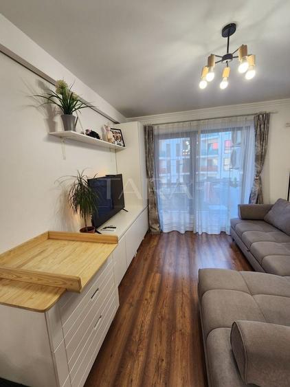 Apartament cu 2 camere semidecomandat, mobilat în Bulgaria