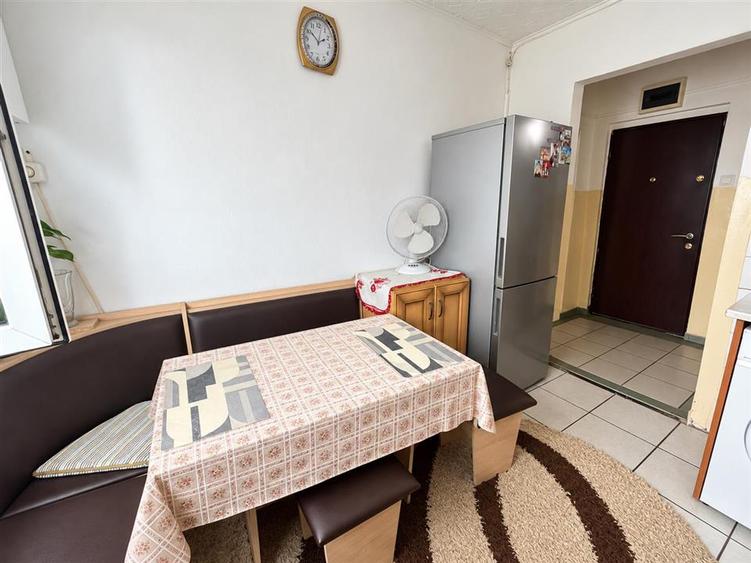 Garsonieră decomandată, mobilată în Vasile Aaron