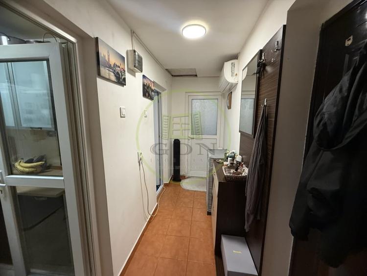 Apartament cu 2 camere decomandat în Bariera Vâlcii