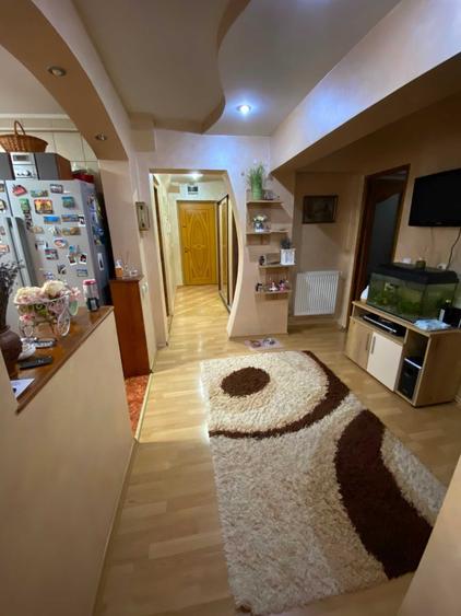 Apartament cu 3 camere decomandat în Central