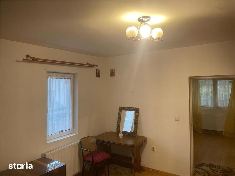 Casă cu 2 camere decomandat cu Teren 300 Mp în Tache