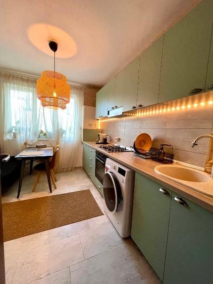 Apartament cu 2 camere decomandat, mobilat în Central