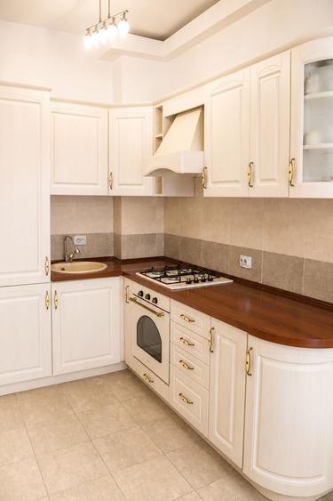 Apartament cu 2 camere decomandat în Decebal
