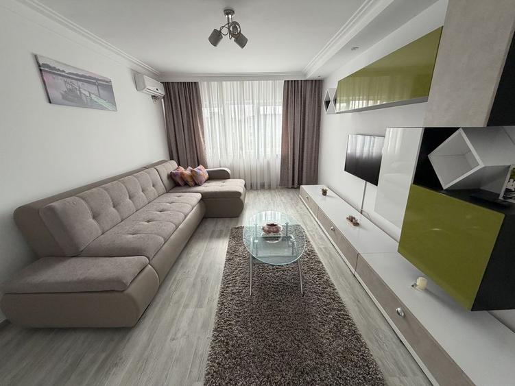 Apartament cu 3 camere decomandat în Popa Șapcă