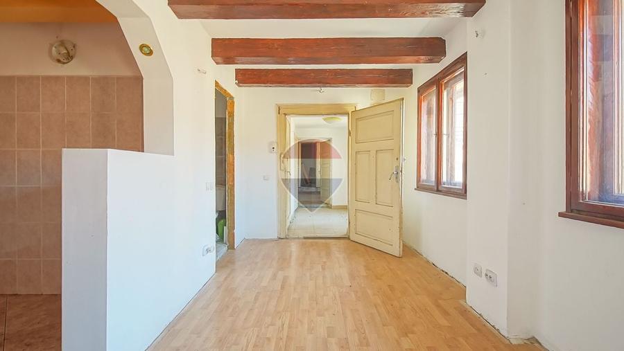 Apartament cu 3 camere nedecomandat în Centrul Istoric