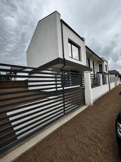 Casă cu Teren 225 Mp în Berceni
