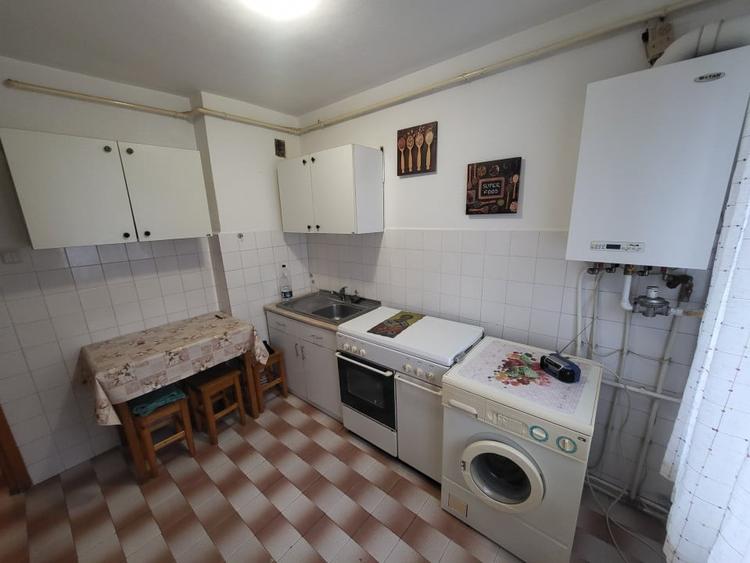 Apartament cu 2 camere decomandat, mobilat în Narcisa