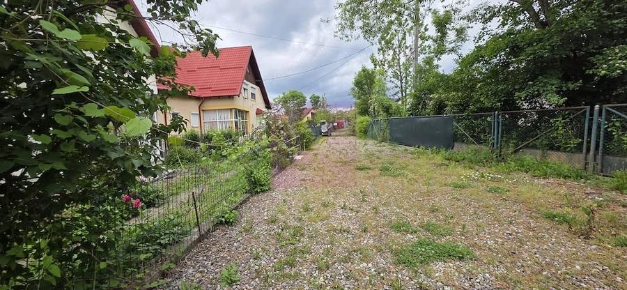 Casă cu 6 camere cu Teren 1000 Mp în Cornu