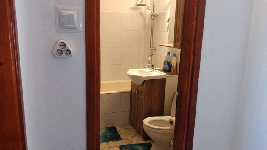 Apartament cu 3 camere decomandat în Exterior Vest
