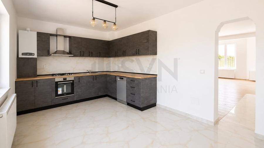Casă cu 5 camere cu Teren 500 Mp în Corbeanca