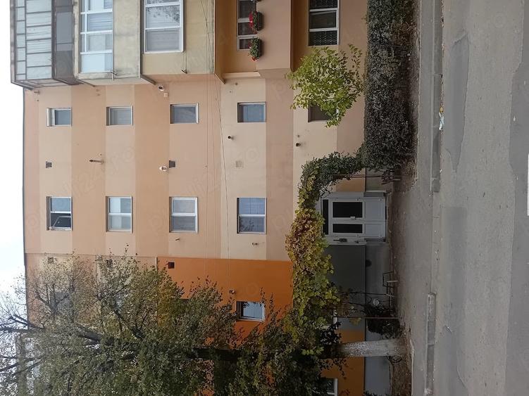 Apartament cu 2 camere nedecomandat în Central