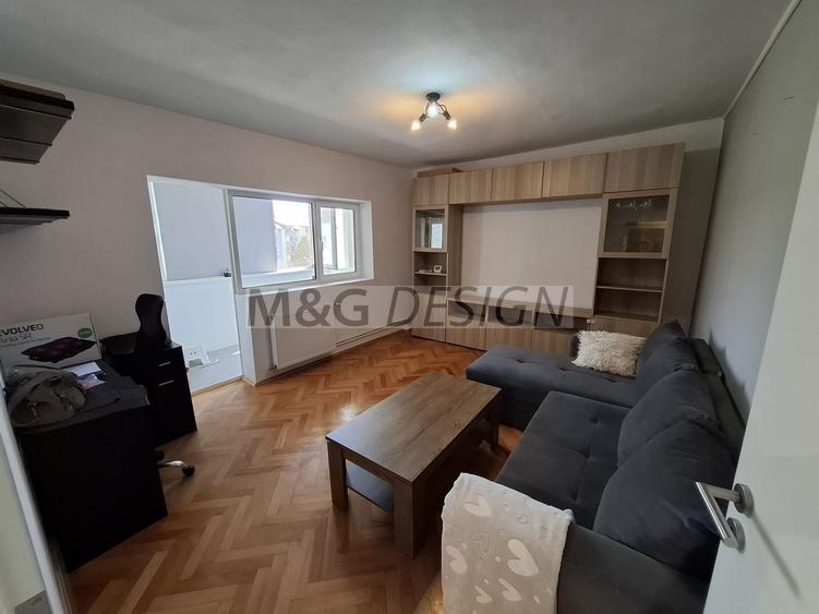 Apartament cu 3 camere decomandat, mobilat în Dâmbovița