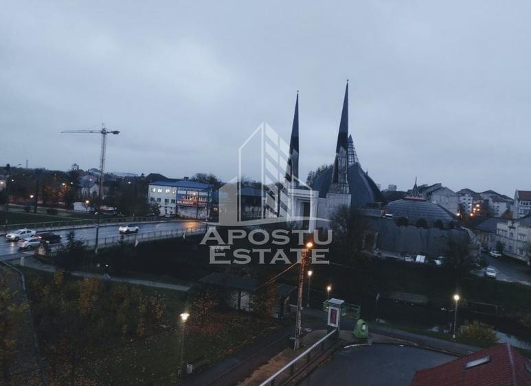 Apartament cu 3 camere decomandat în Dorobanților