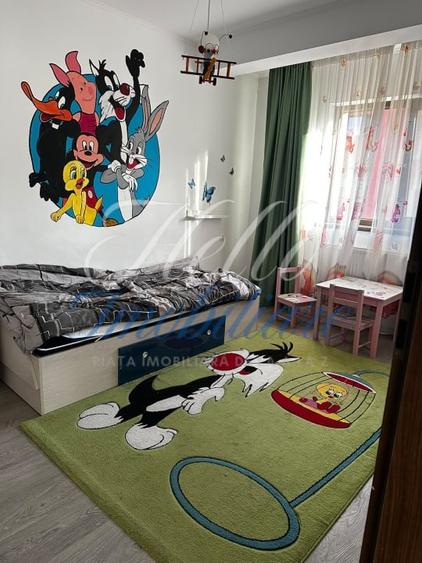 Apartament cu 3 camere decomandat în Florești
