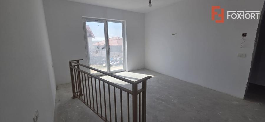 Duplex cu 4 camere semidecomandat cu Teren 287 Mp în Moșnița Nouă