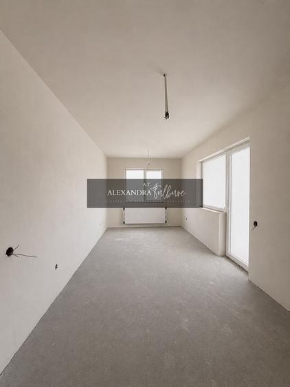 Apartament cu 3 camere semidecomandat în Florești