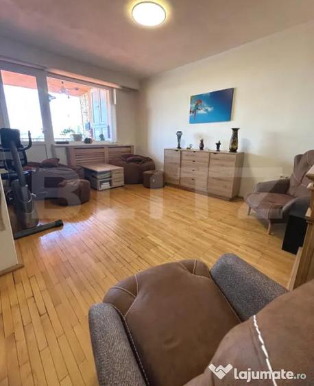 Apartament cu 3 camere decomandat, mobilat în 7 Noiembrie