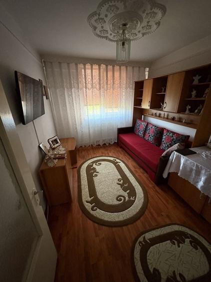 Apartament cu 2 camere semidecomandat în Mărăței