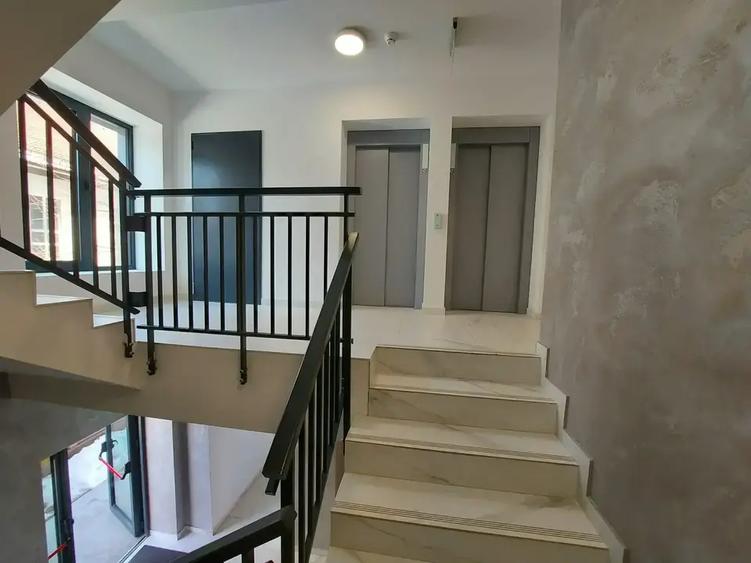 Apartament cu 3 camere decomandat în 13 Septembrie