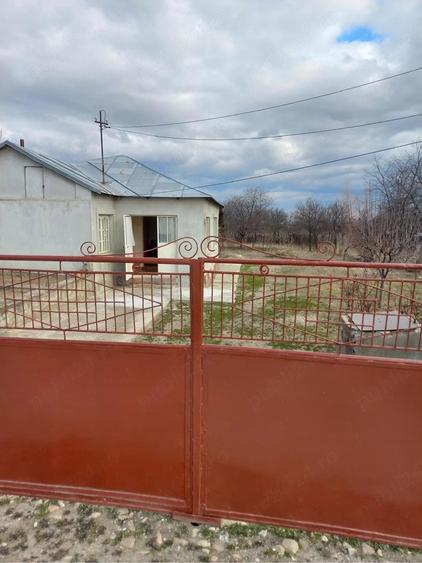 Casă cu Teren 900 Mp în Jariștea